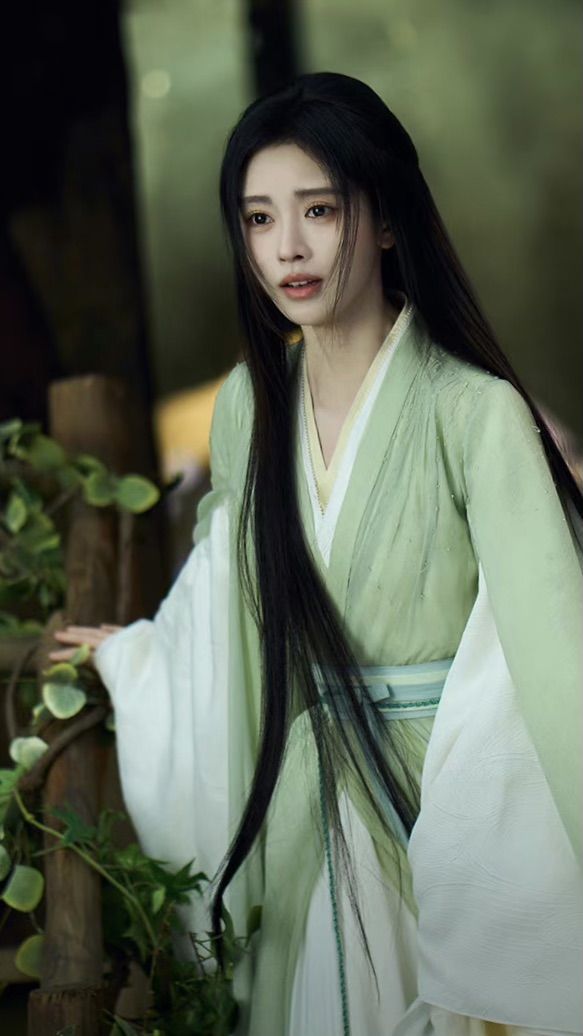The Allure of Ruan Lingyus Qipao:A Retro Revival of Chinese Elegance The Allure of Ruan Lingyus Qipao:A Retro Revival of Chinese Elegance