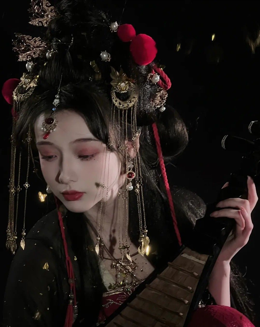 Embracing the Elegance of Cheongsam Accessories and Pendants