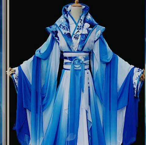 The Splendor of Traditional Chinese Fashion:The Long-Line Hanfu Skirt