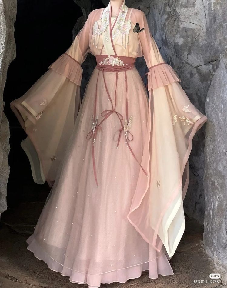 Stellar Style:Girls Hanfu Long-sleeved Attire of the Twelve Zodiac Signs