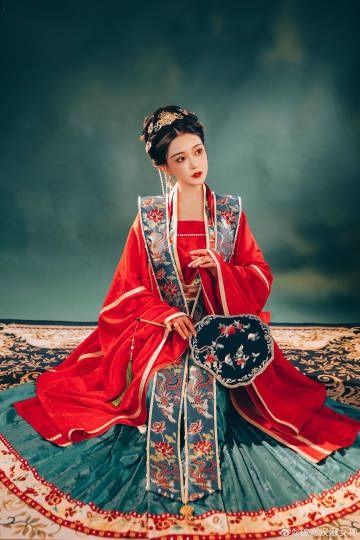 The Enchantment of Hanfu for an Eight-Year-Old Girl