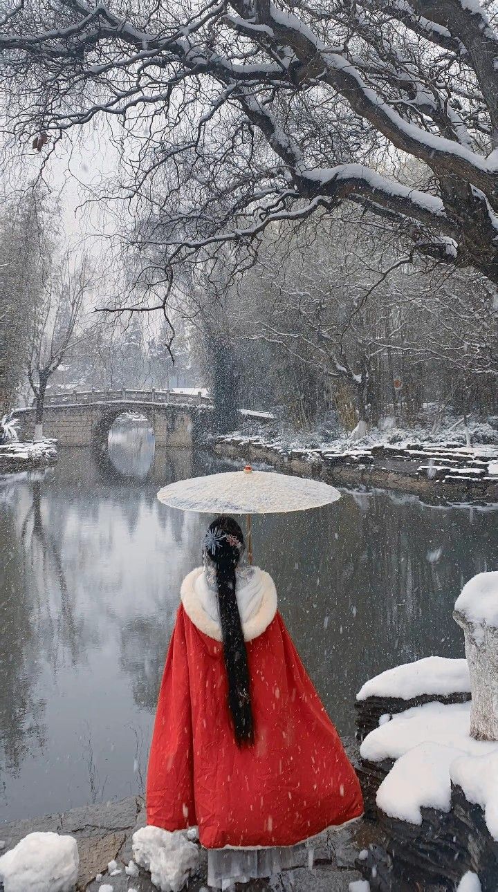 Embracing Traditional Elegance:Qipao Womens Clothing for the 40-50 Age Group