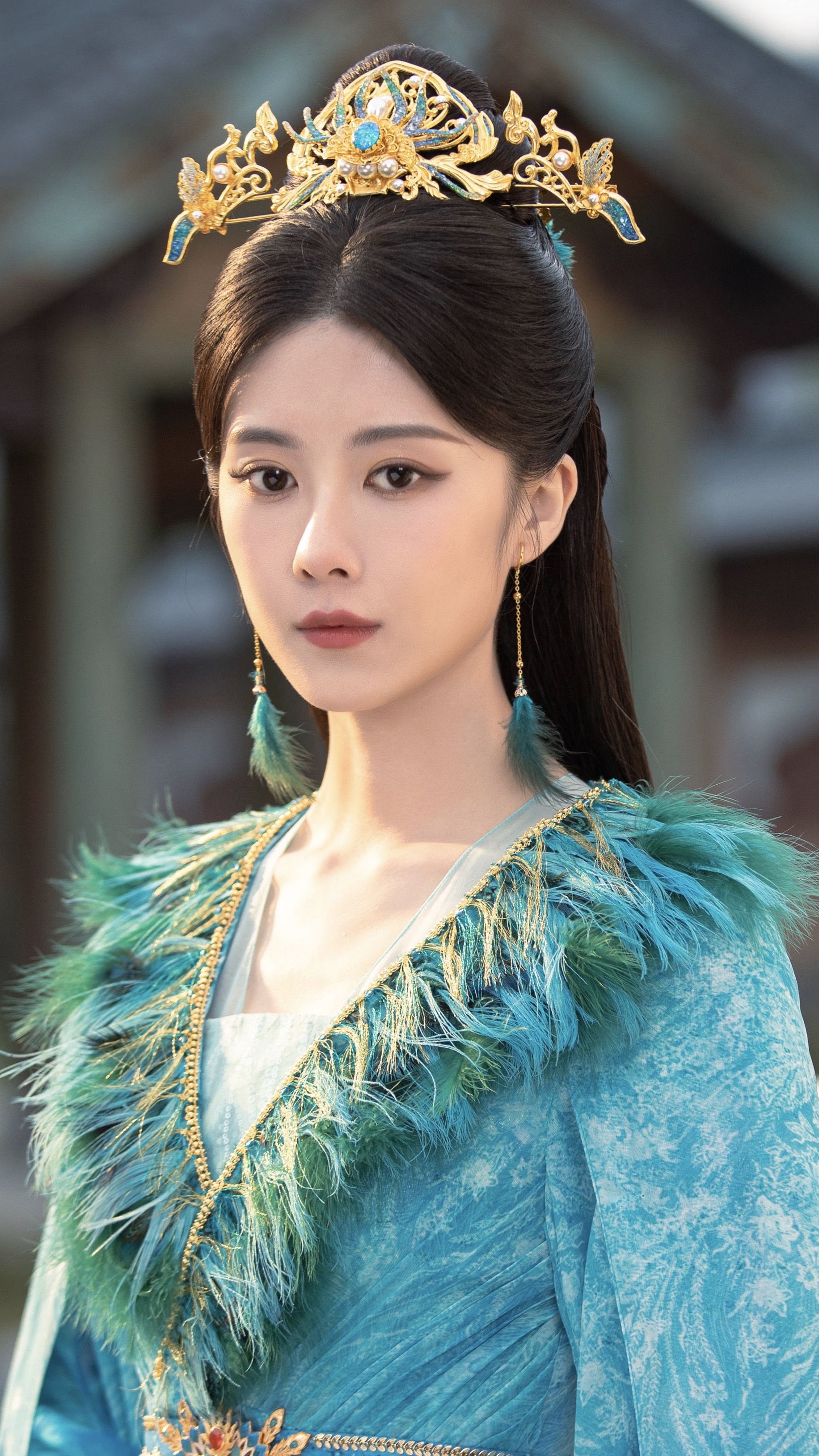 Red Cheongsam as a Toast Gown for the Bride:A Cultural Celebration