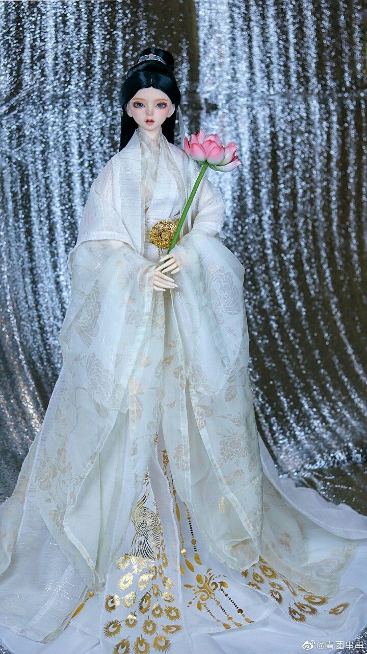 Young Girls in Hanfu Community:The Journey of an 11-Year-Old汉服爱好者