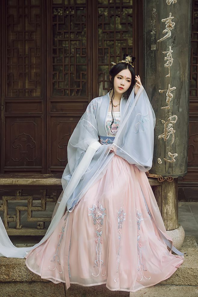 Winter Princess:The Enchantment of Girls Hanfu Dress and Princess Skirt