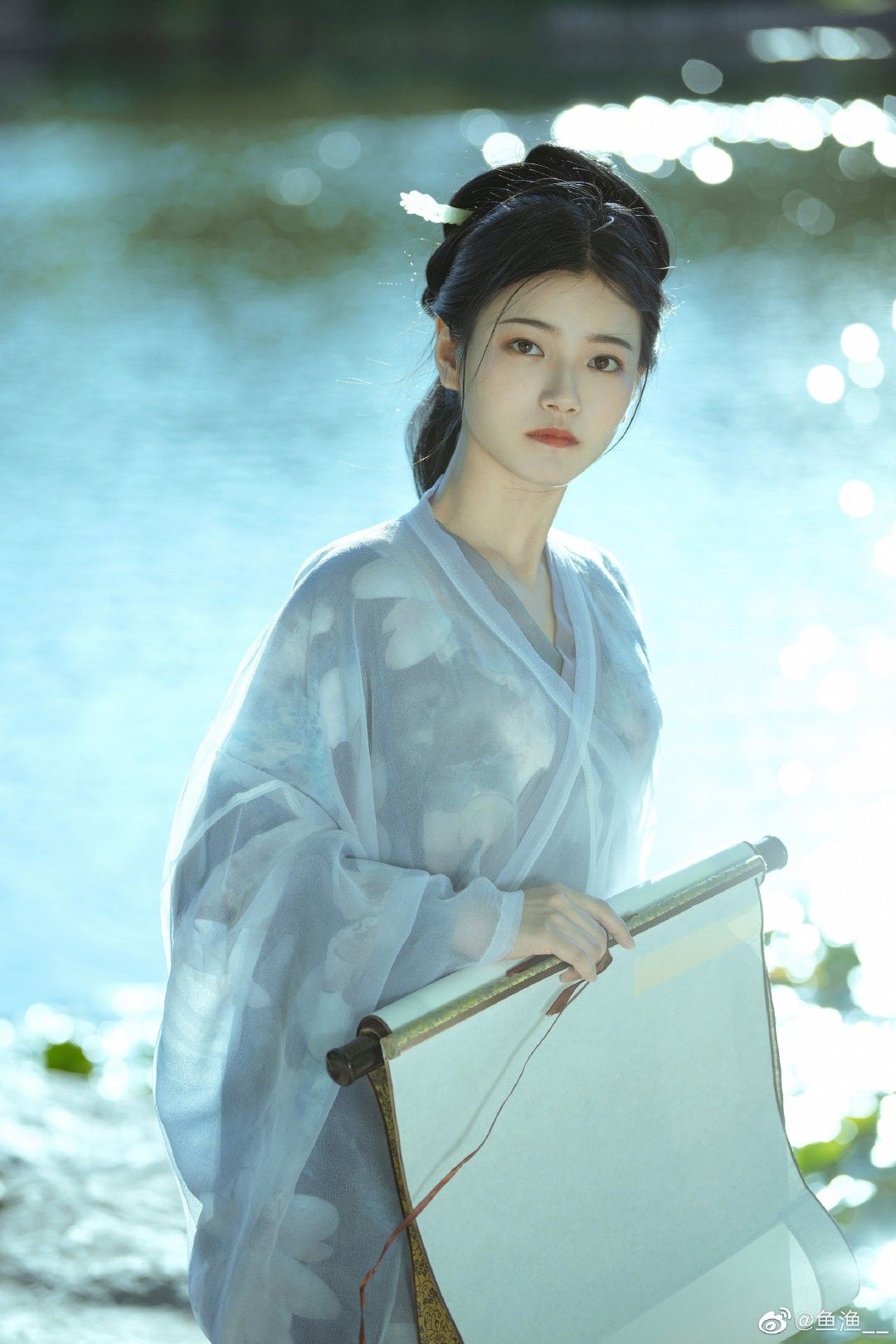 The Bridal Cheongsam and Hair Accessories:A Traditional Elegance