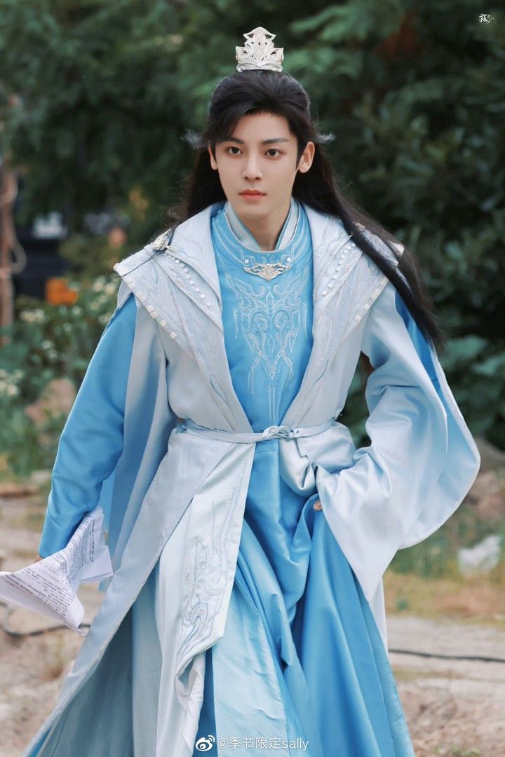 Traditional Hair Ornaments in Hanfu Fashion:A Simple Guide