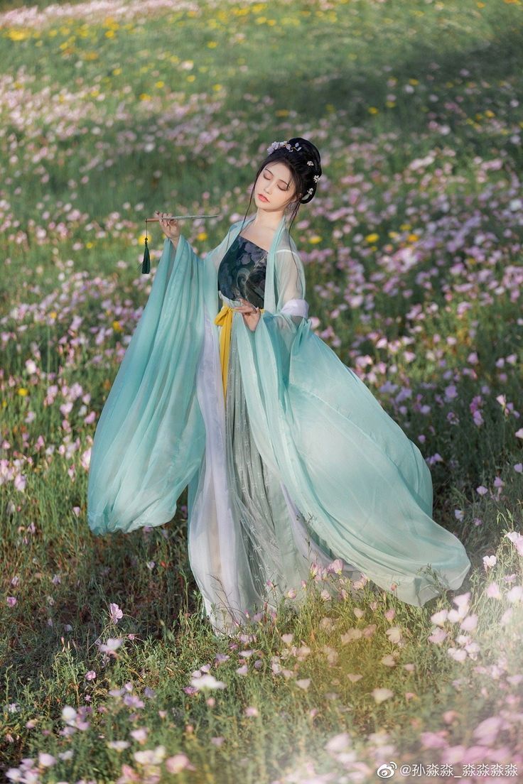 Bunny草莓汉服全套,融合传统与时尚的魅力 Bunny草莓汉服全套,融合传统与时尚的魅力