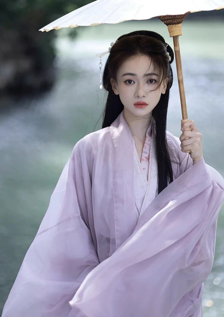 The Adventures of a Young Heroine in Traditional Hanfu Martial Arts Style