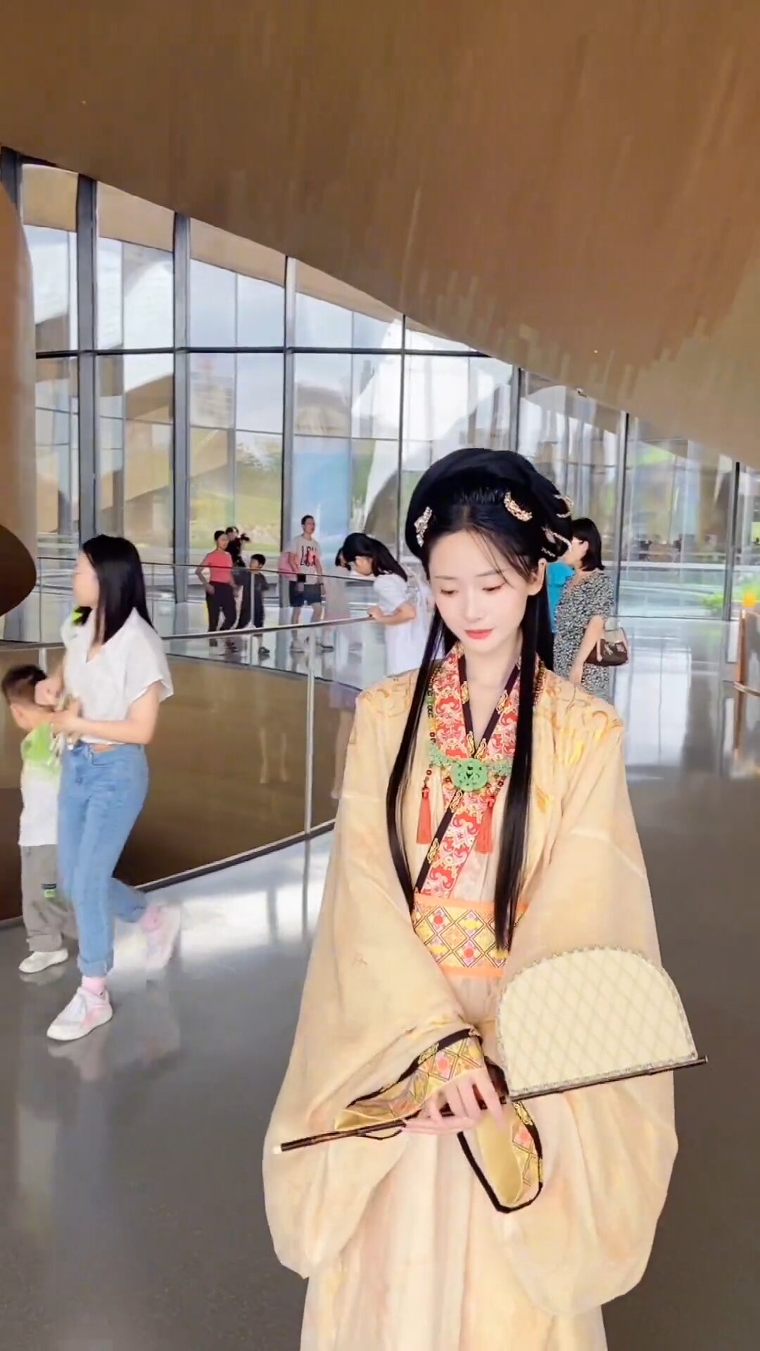 The Charm of Hengyuansiang Cheongsam with an Exquisite Outer Layer