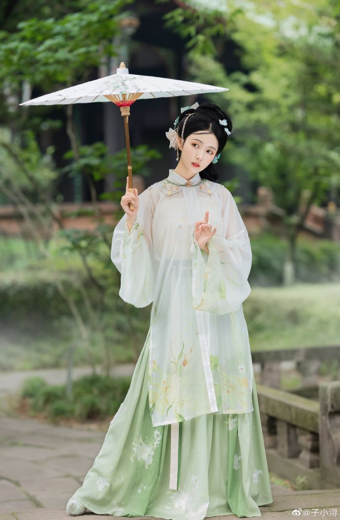 Traditional Hanfu Costumes:Girls’Shoes and Their Allure in Ancient Attire