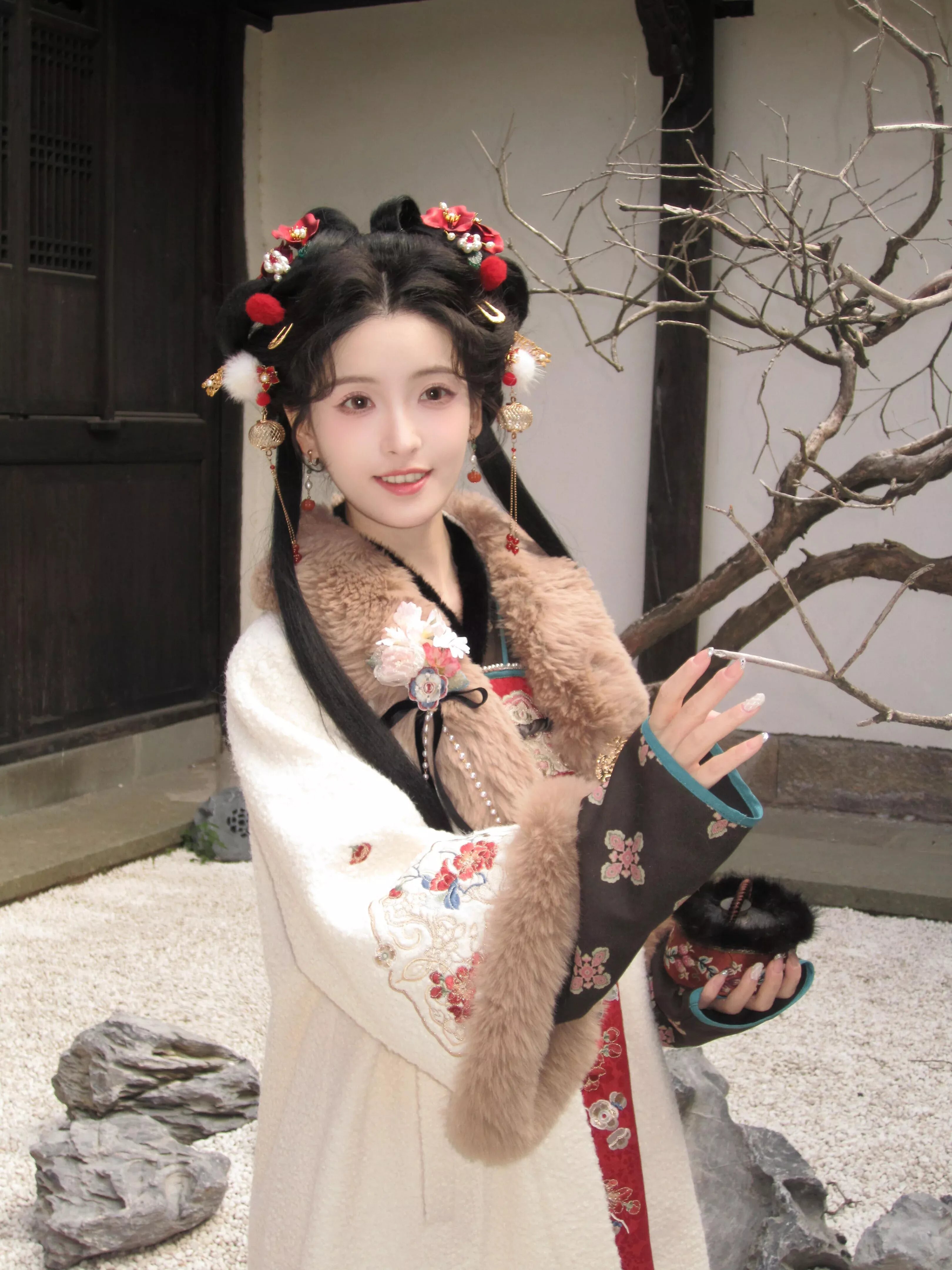 The Drape of Chiffon Cheongsam:A Study in Elegant Fall and Flow