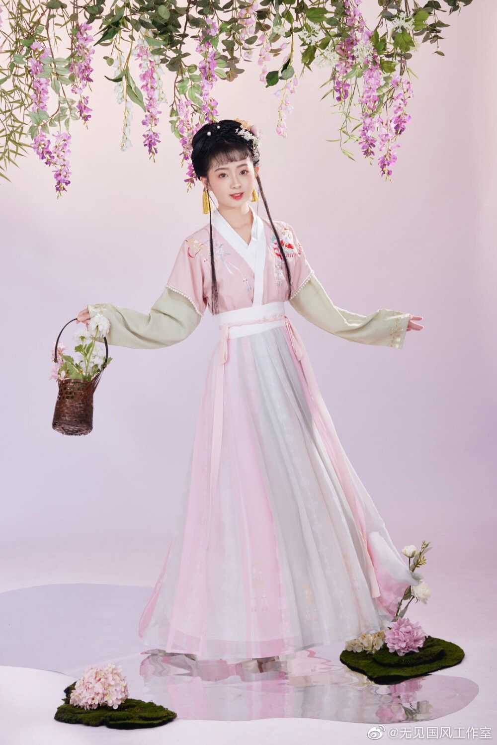 Plus-Size Cheongsam:Belly-Covering Style for the Curvier Figure Plus-Size Cheongsam:Belly-Covering Style for the Curvier Figure