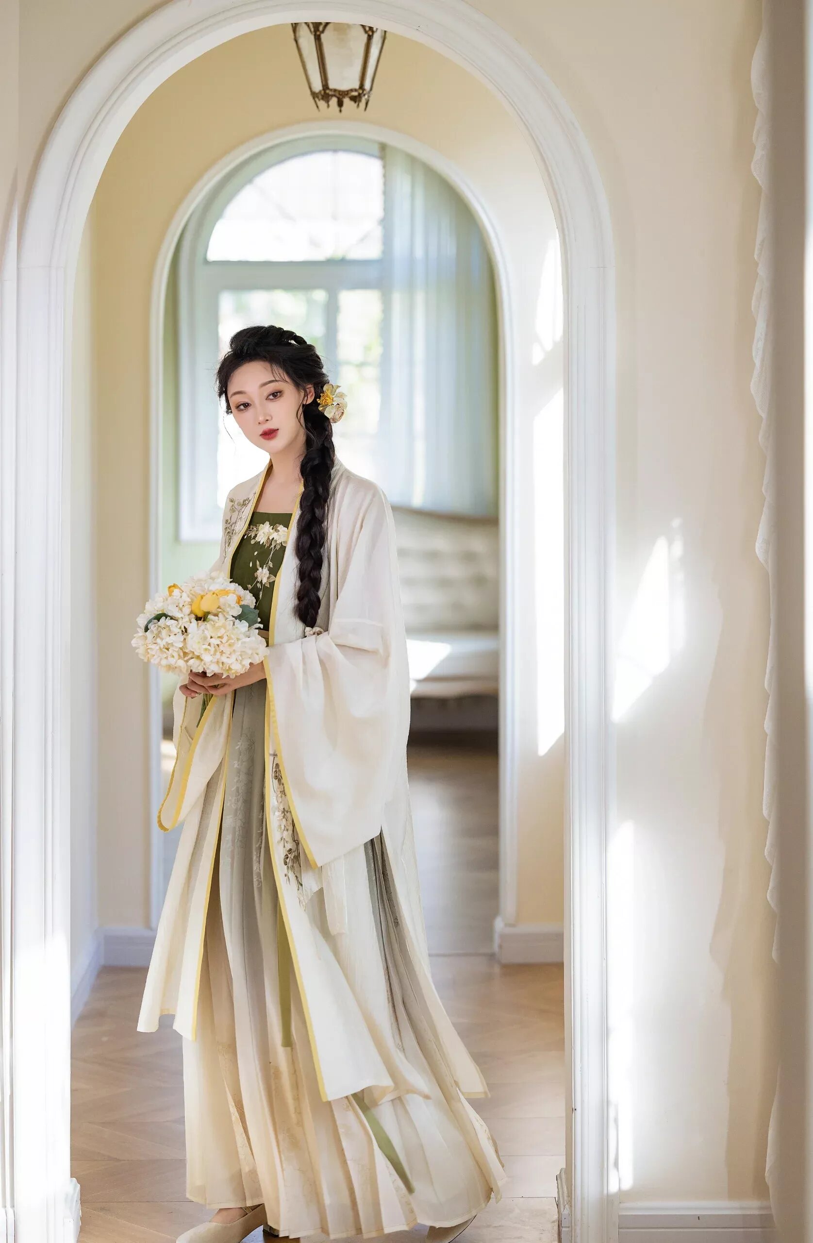 The Splendor of Xiangyunsha Cheongsam:The Elegant Life of a High-End阔太太