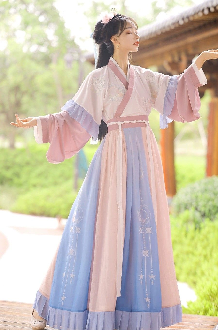 Elegant Long-Style Cheongsam for Women:Embracing a Refined Grace and Noble Elegance
