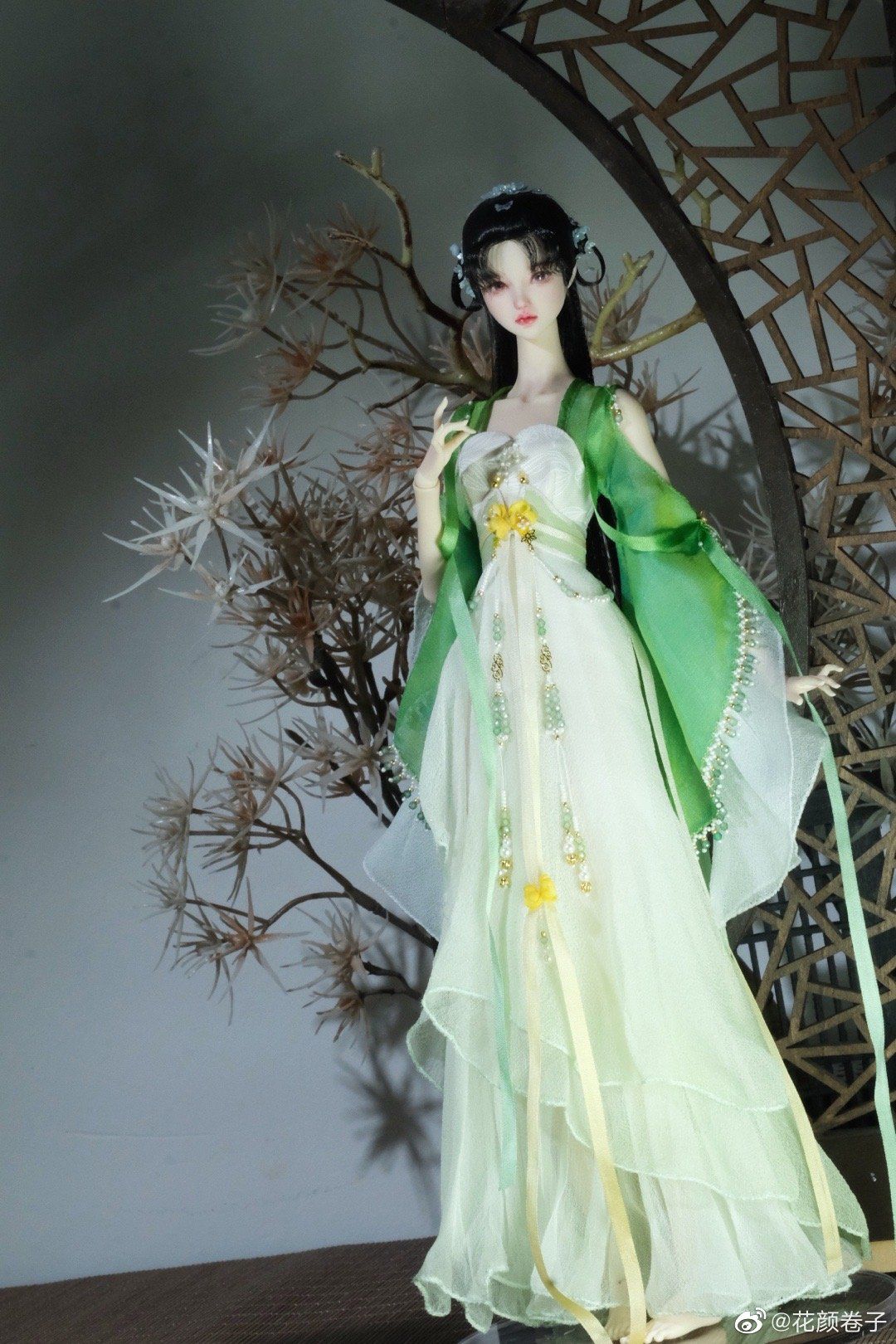 The Unopened Cheekiness of a Long Qipao