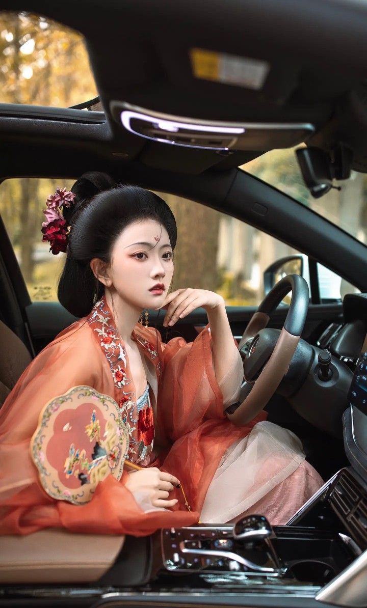 Chinese-Style Girls Cheongsam:Embracing the Knee-Over Elegance