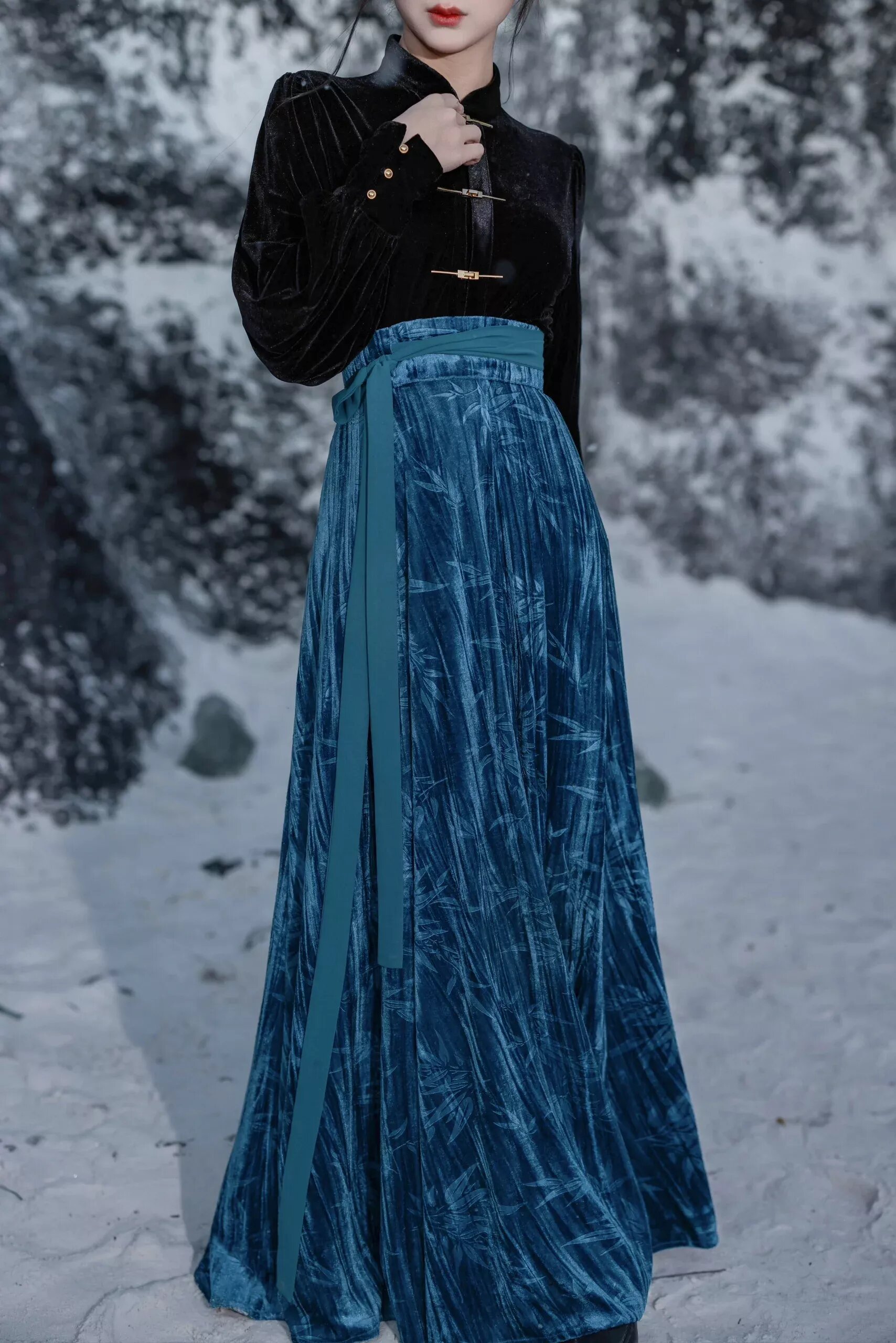 Modern Chinese Style Refashioned Cheongsam:A Flattering Fit for All with a Tummy-Covering Charm
