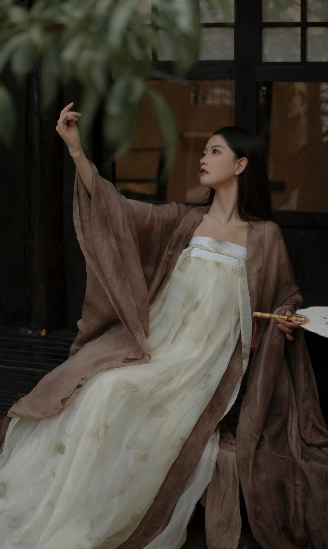 The Elegance of Cheongsam Shawls and Small Wrap-Arounds