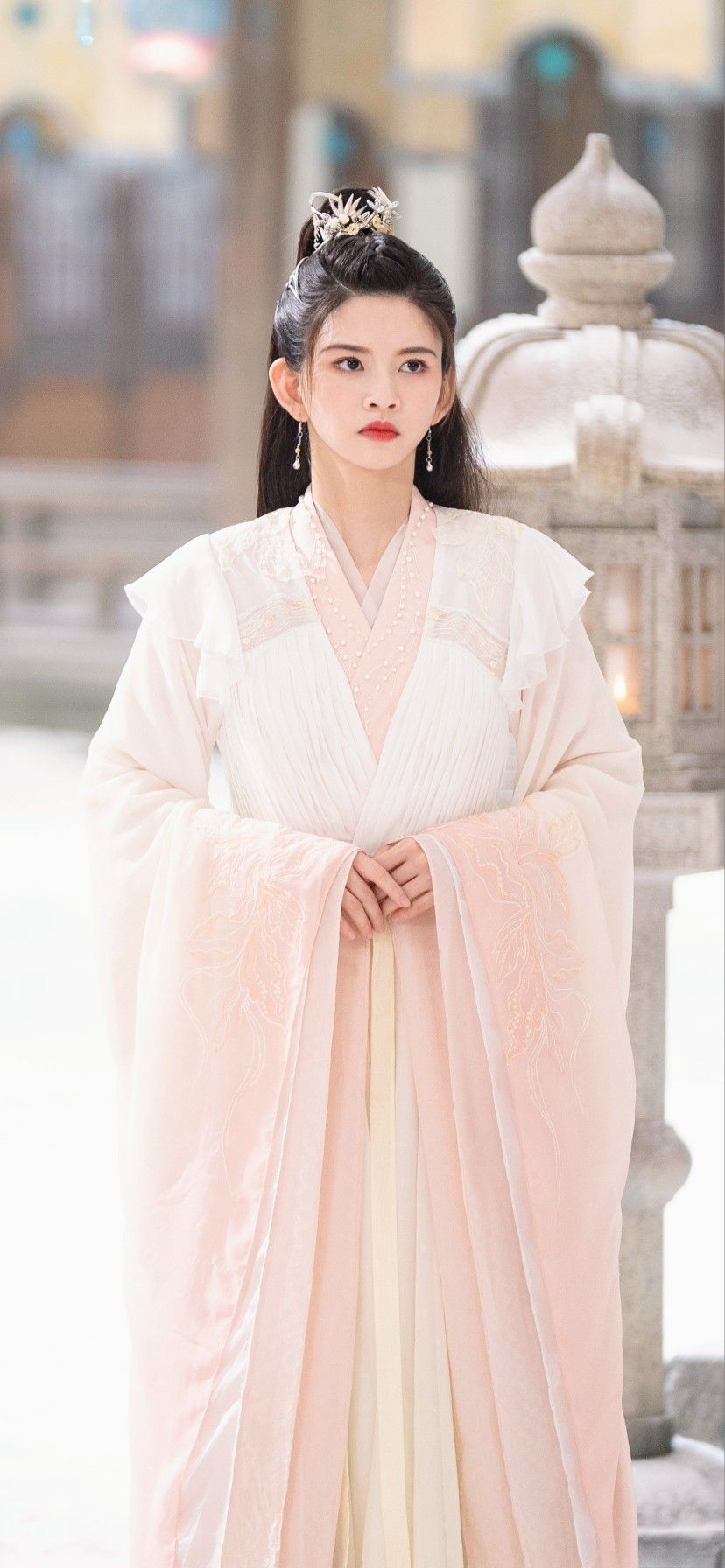 Hanfu Besties:The Sisterly Bond of Traditional Elegance in Modern Times