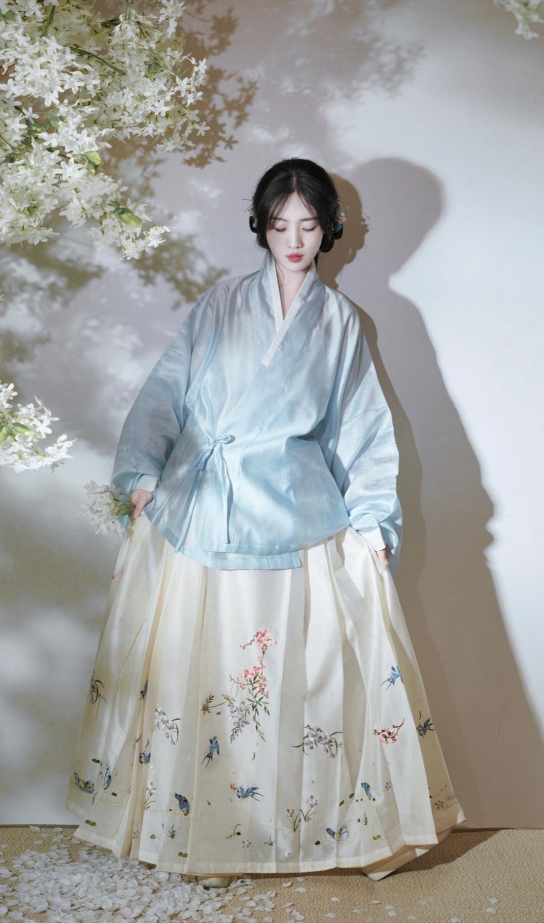 The Role of Hanfu Umbrellas in Rain and Storm Protection:A Comprehensive Guide The Role of Hanfu Umbrellas in Rain and Storm Protection:A Comprehensive Guide