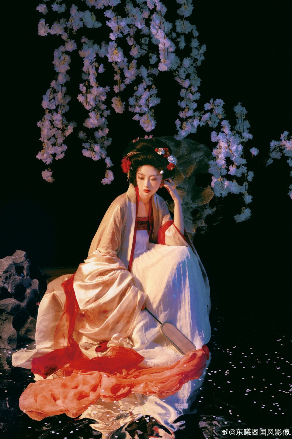 The Elegance of a Grey Hanfu Skirt:Unveiling the Traditional Charm of Hanfu Fashion The Elegance of a Grey Hanfu Skirt:Unveiling the Traditional Charm of Hanfu Fashion
