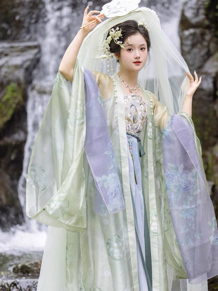 Glittery Cheongsam Dance on Stage:A Sparkling Performance