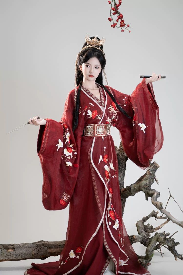 Embracing the Curves:The Rise of Plus-Size Cheongsam Gowns