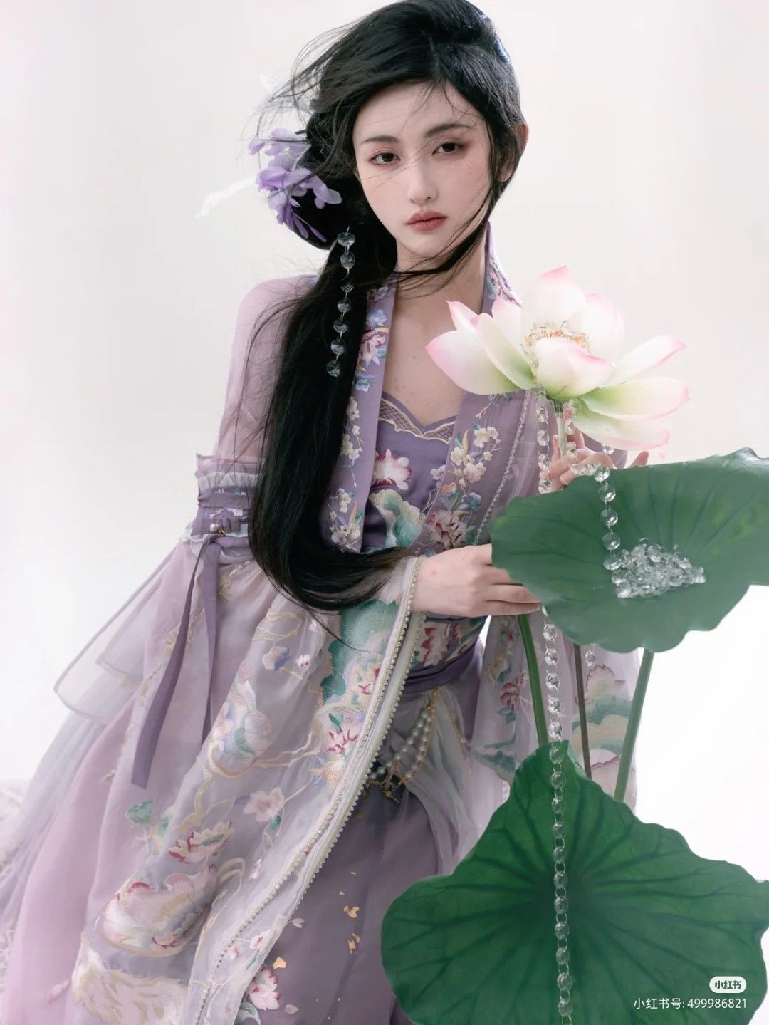 Embracing Modernity in Traditional Qipao:A Journey of Innovation in Chinese Fashion Embracing Modernity in Traditional Qipao:A Journey of Innovation in Chinese Fashion