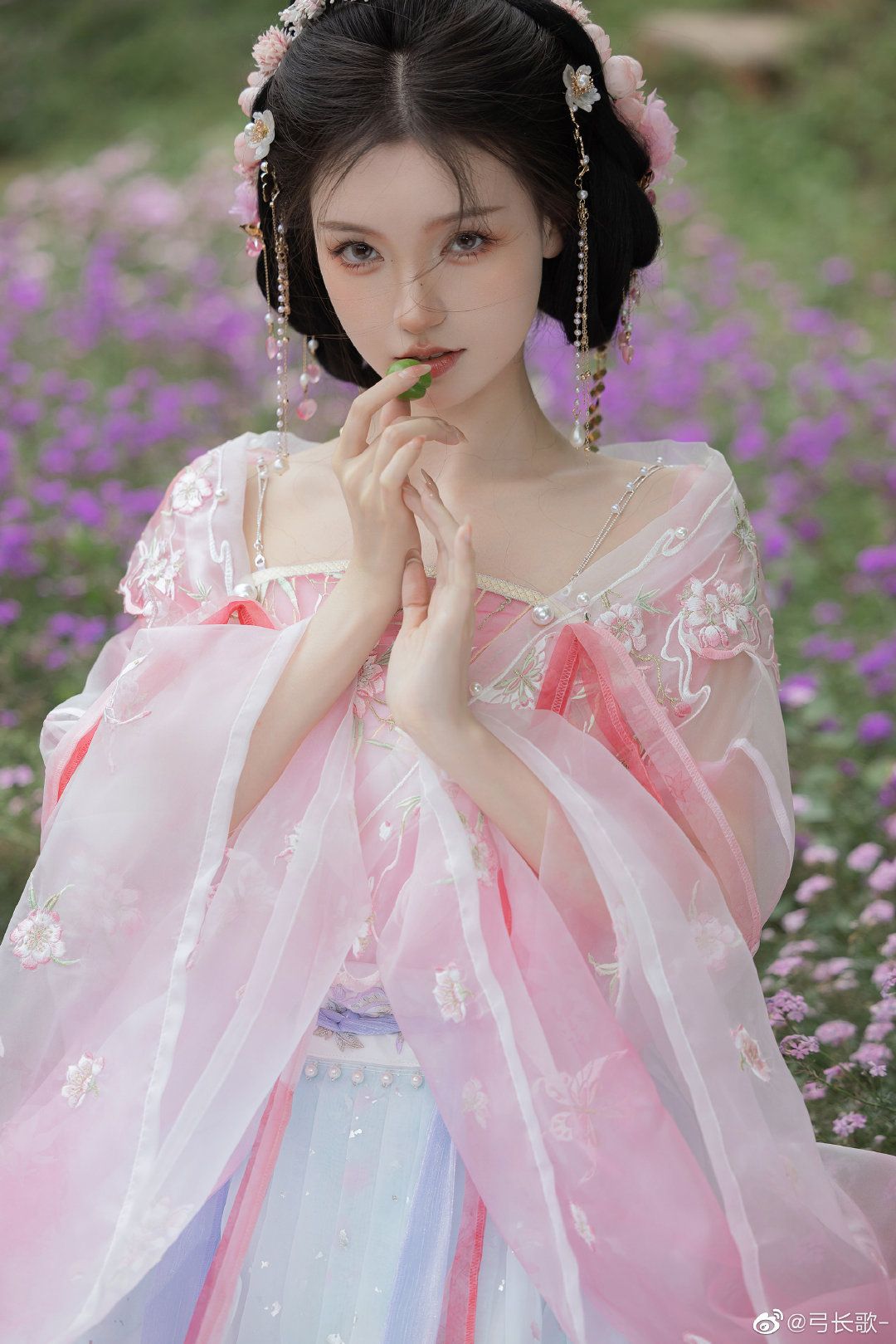 A Complete Guide to Summer Hanfu Traditional Chinese Ancient Costume A Complete Guide to Summer Hanfu Traditional Chinese Ancient Costume
