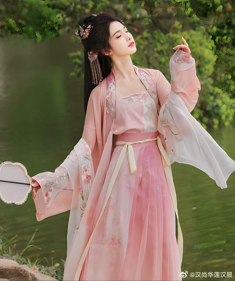 The Enigma of Lanxin Hanzhang Cheongsam:A Journey into Traditional Chinese Elegance The Enigma of Lanxin Hanzhang Cheongsam:A Journey into Traditional Chinese Elegance
