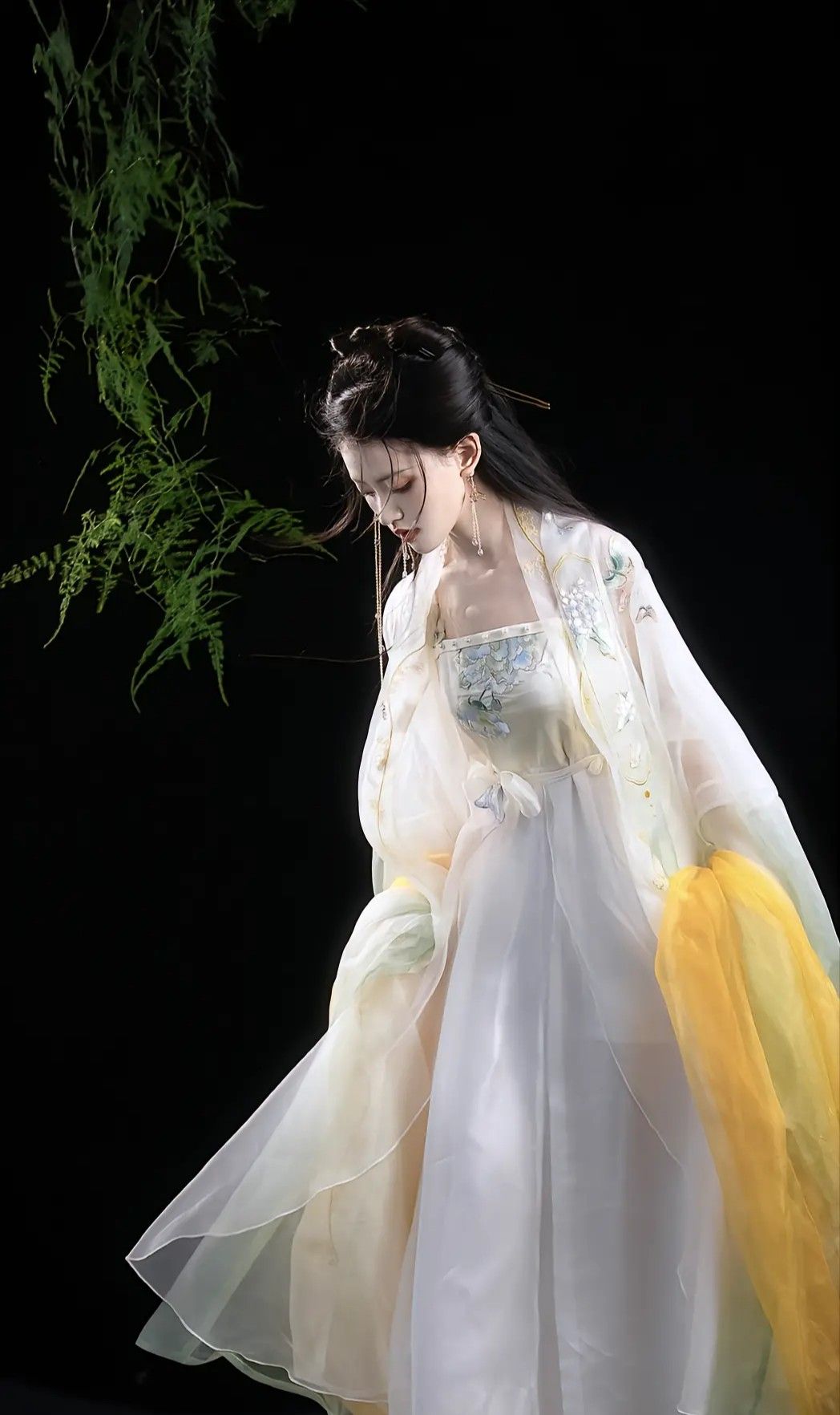 Elegant Elegance:The Rise of Chinese-Style Hanfu for Girls