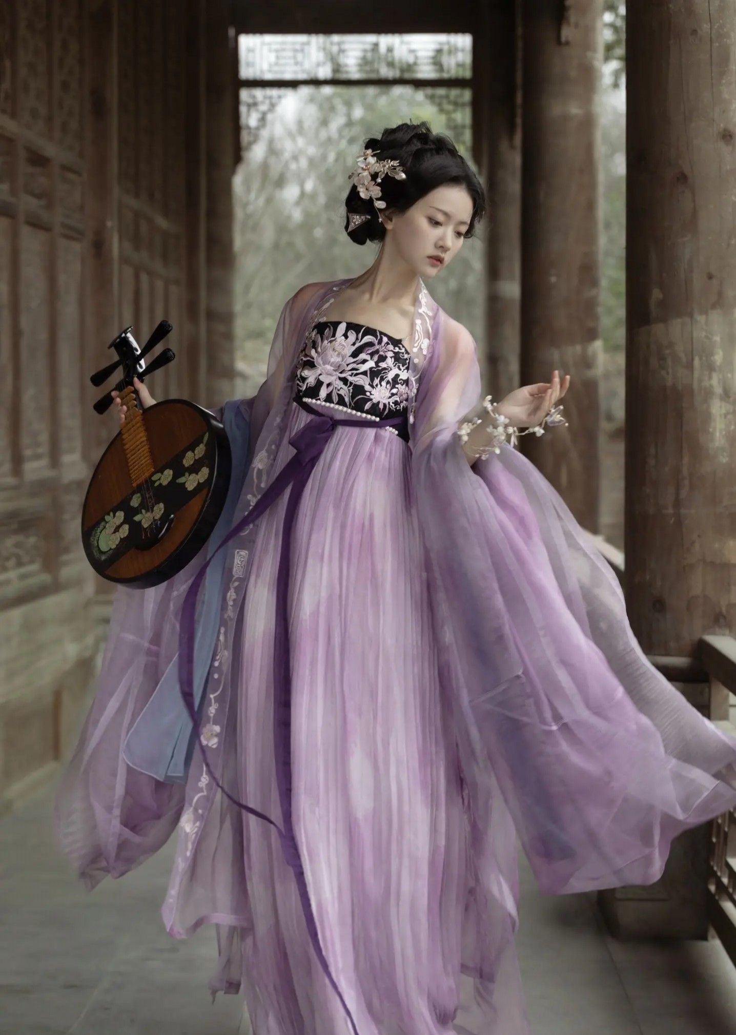 The Charm of Waist Chains in Traditional Hanfu Costumes:Embracing the Chest with Elegance The Charm of Waist Chains in Traditional Hanfu Costumes:Embracing the Chest with Elegance