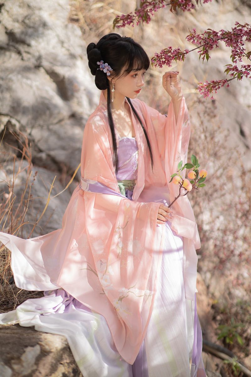 Autumn Winter Style with Sitings Qipao:Embracing the Classic Elegance