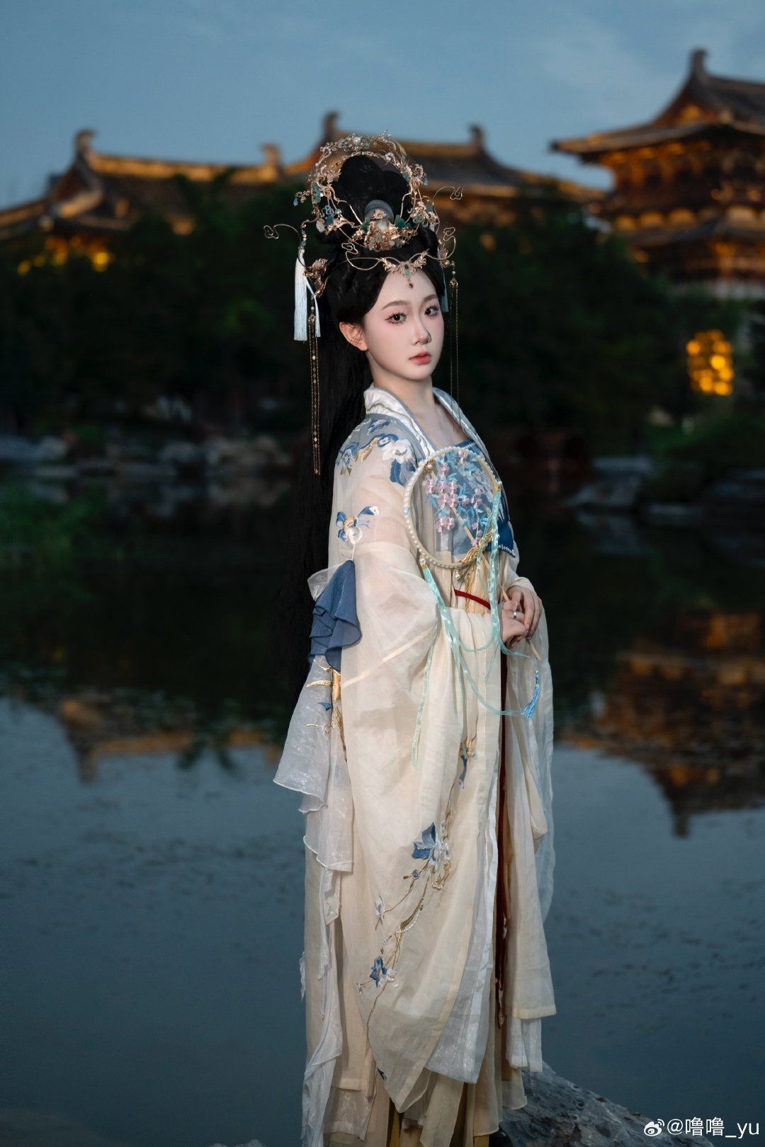 Redesigning the Plus-Size Cheongsam Top:Embracing Traditional Elegance with Modern Comfort Redesigning the Plus-Size Cheongsam Top:Embracing Traditional Elegance with Modern Comfort