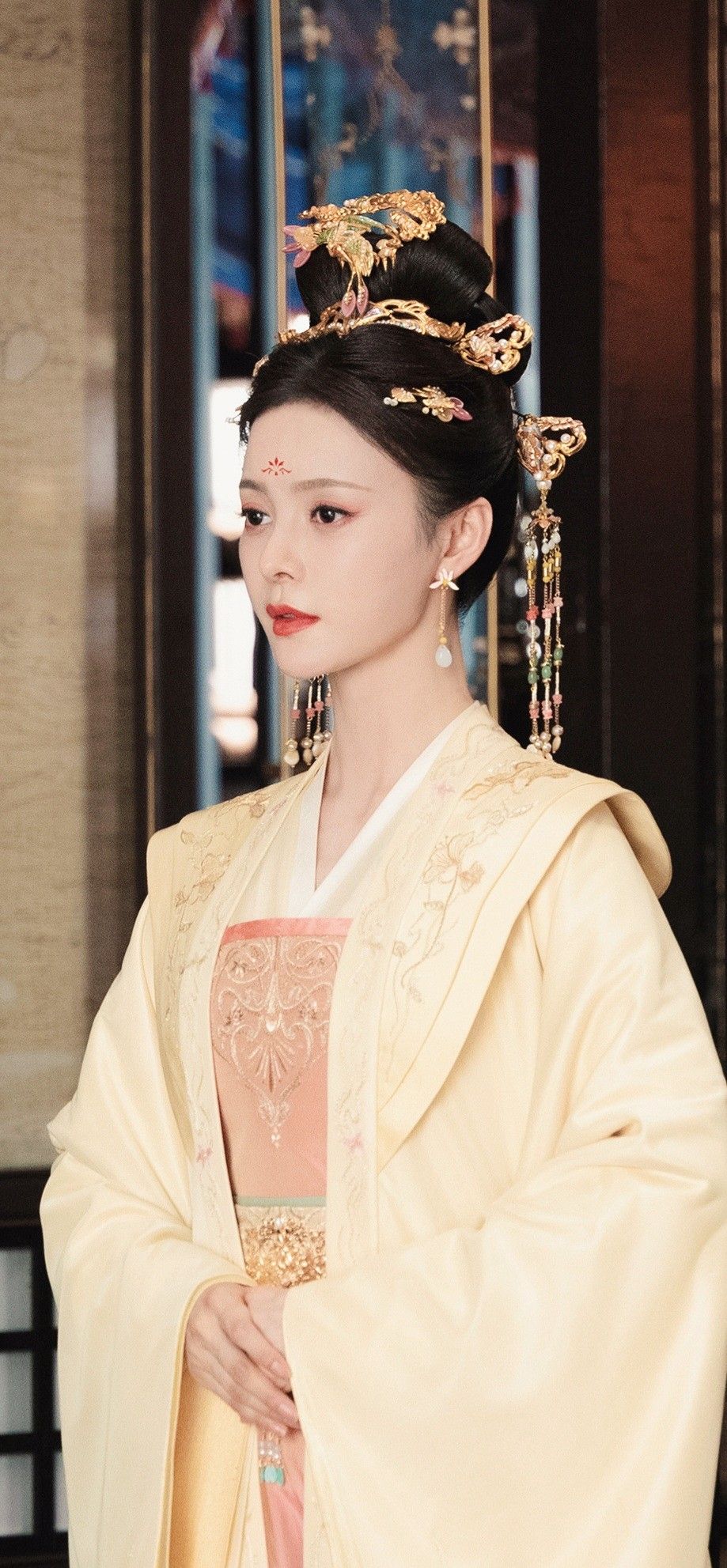 Everyday Wearability of the Traditional Horseface Skirt Ensemble Everyday Wearability of the Traditional Horseface Skirt Ensemble