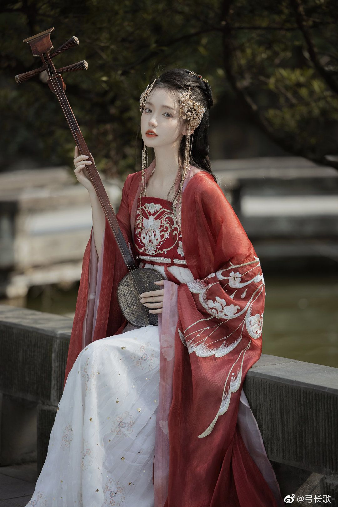 Elegant Long-Style Horseface Skirt Ensemble Elegant Long-Style Horseface Skirt Ensemble