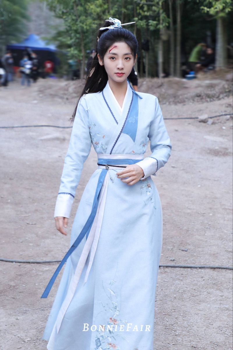 Elegant New Year Outfits for Little Girls:The Charm of Horseface Skirt