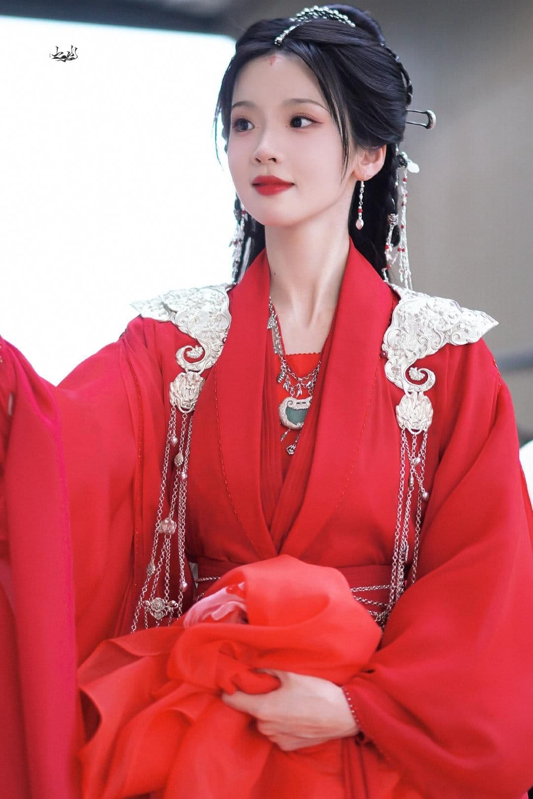 Summer Comfort in Pure Cotton Hanfu Costumes for Little Girls