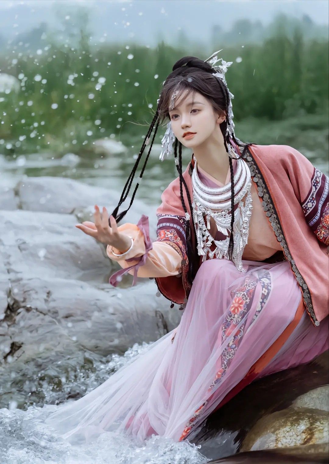Black Hanfu Dress:A Girls Elegant Traditional Attire