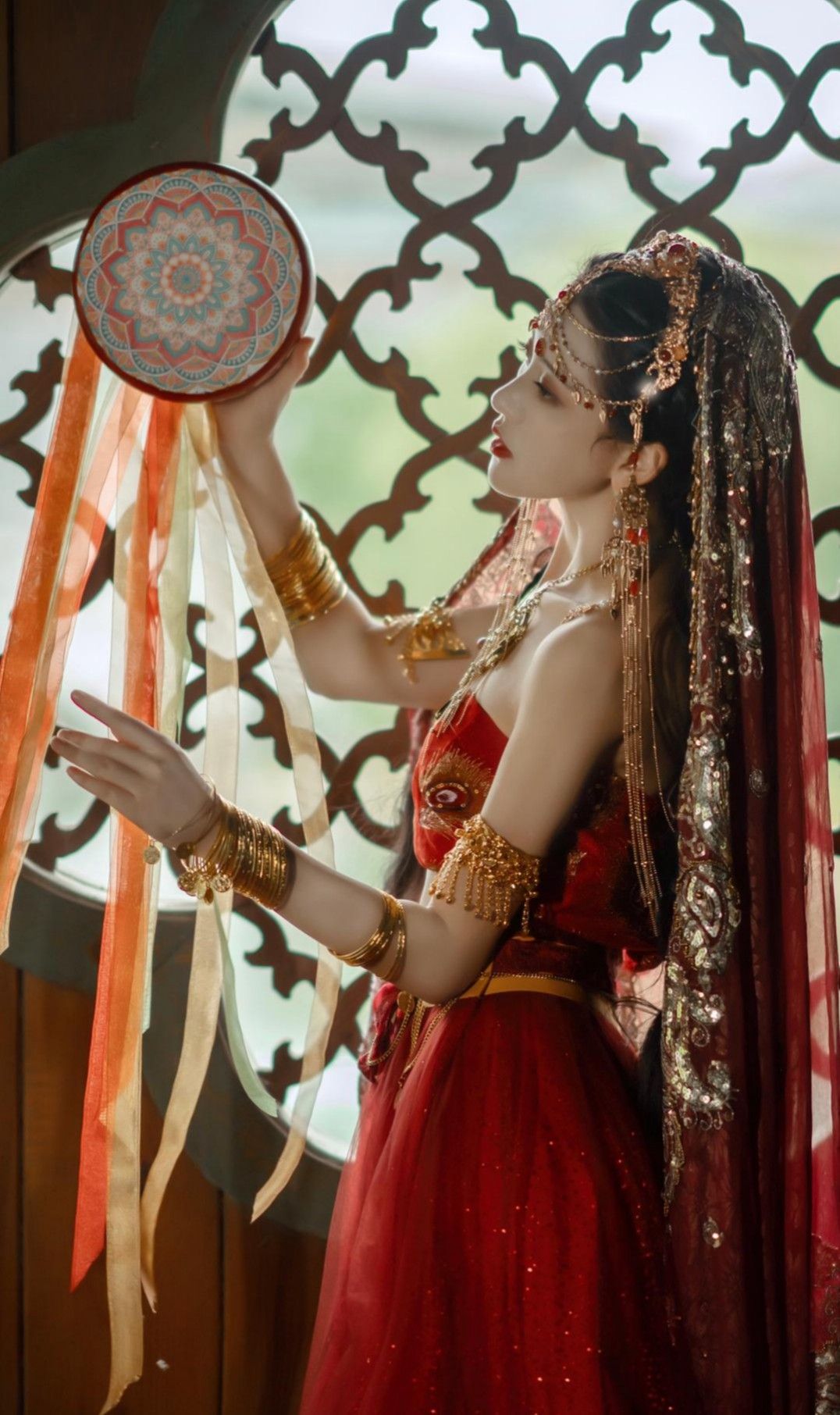 The Elegance of White Cheongsam:Unveiling the Qixi of Traditional Chinese Dress The Elegance of White Cheongsam:Unveiling the Qixi of Traditional Chinese Dress