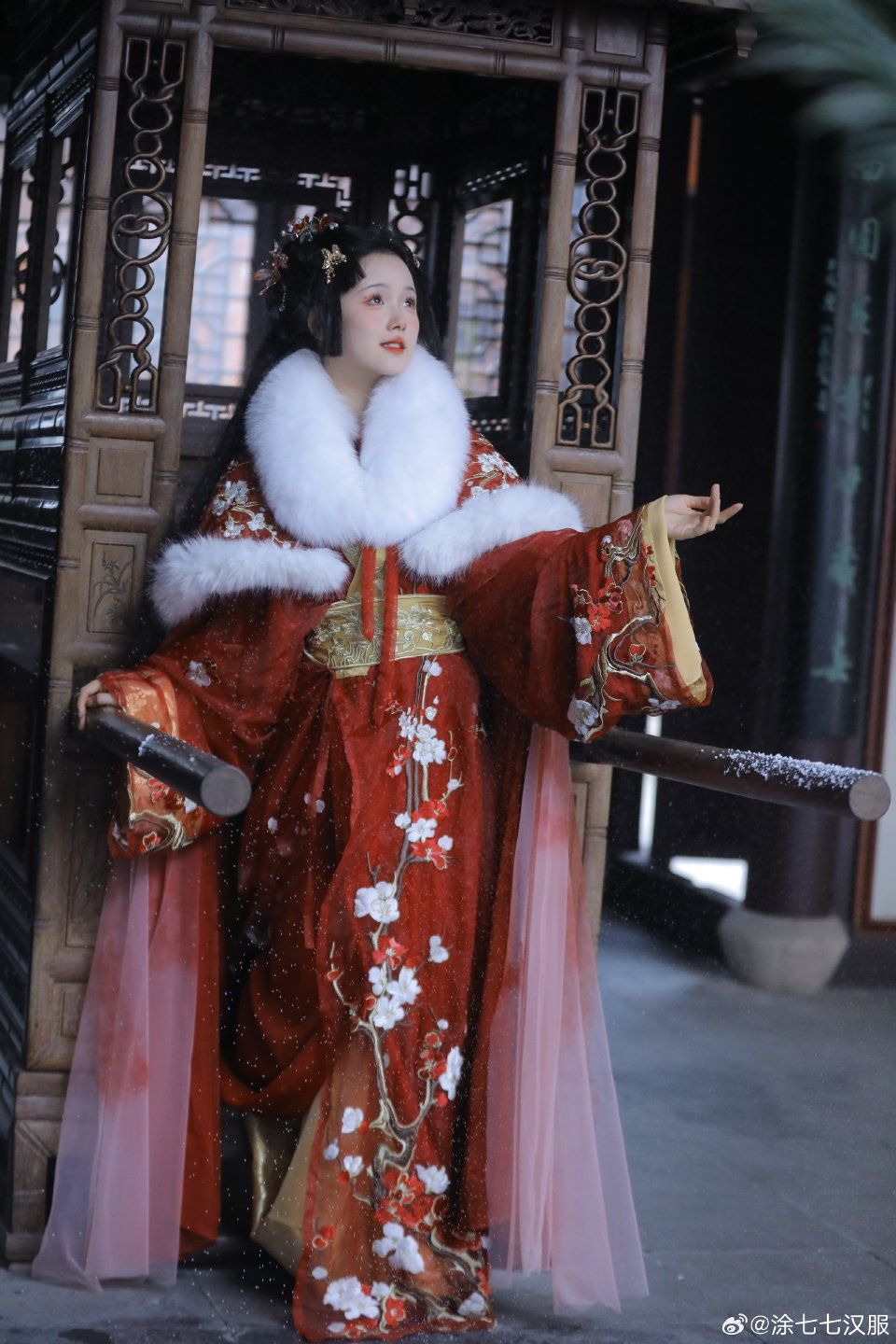 The Rise of Qifeng-Inspired Traditional Chinese Hanfu Fashion The Rise of Qifeng-Inspired Traditional Chinese Hanfu Fashion