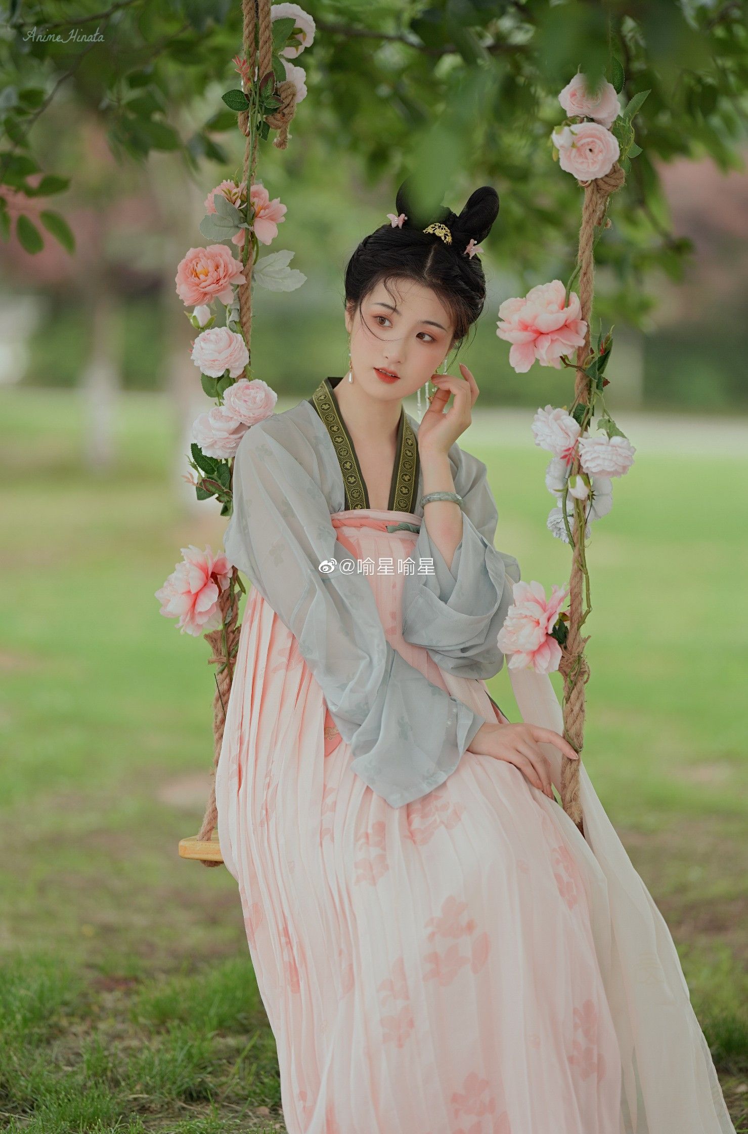 Reinventing the Qipao:A Subtle and Elegant Evolution Reinventing the Qipao:A Subtle and Elegant Evolution