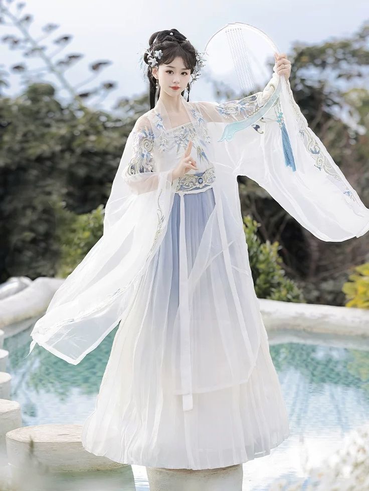 The Enchantment of Green Hanfu Costumes for Petite Women The Enchantment of Green Hanfu Costumes for Petite Women