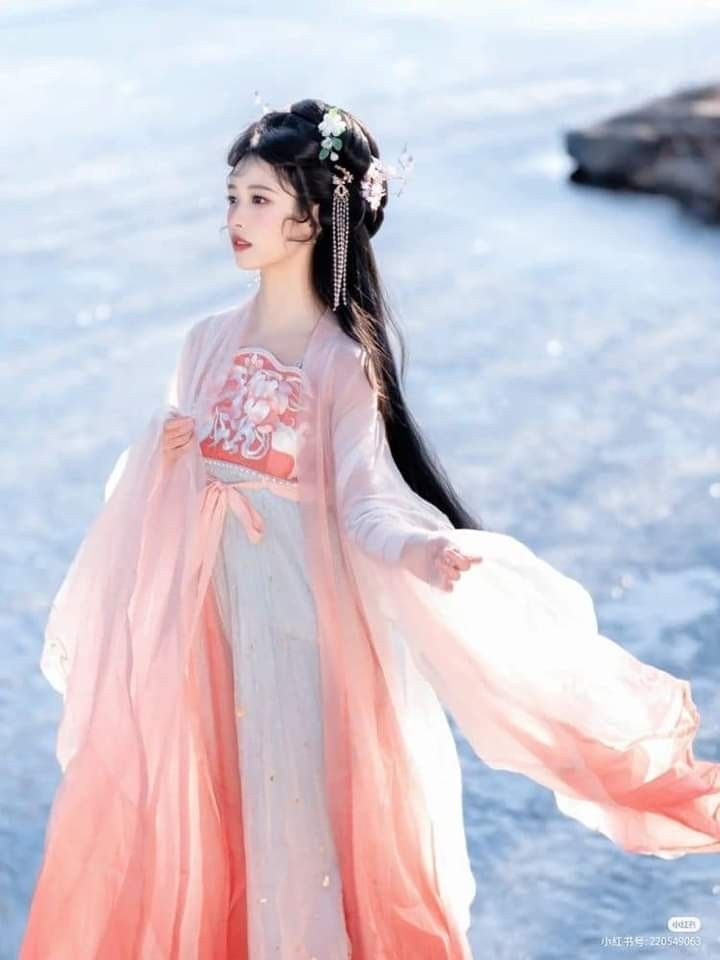 Reimagining Cheongsam Performance Wear:A Journey of Innovation and Cultural Evolution