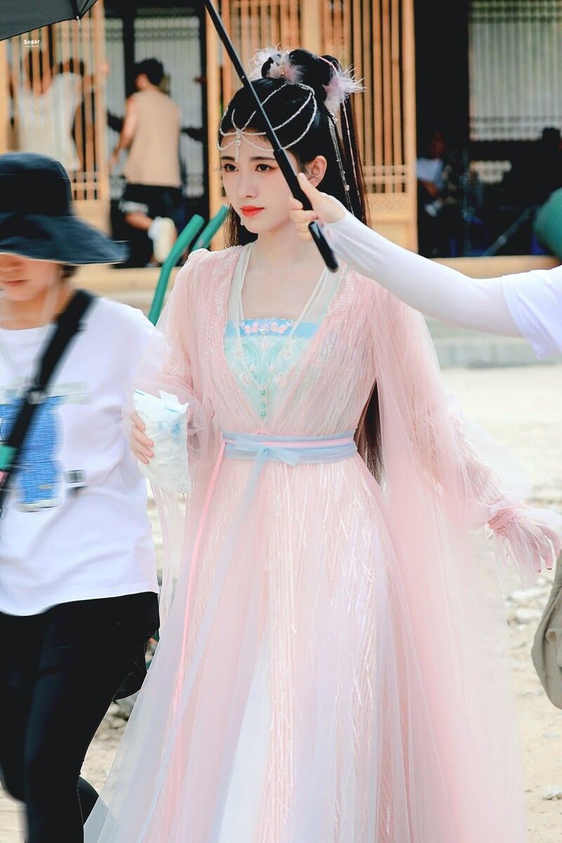 Winter Tang-Style Ensemble:A Blend of Tradition and Fashion in a Suit Dress Winter Tang-Style Ensemble:A Blend of Tradition and Fashion in a Suit Dress