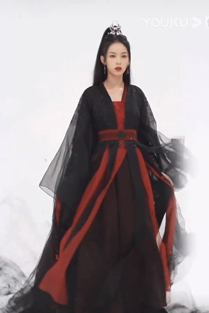 The Equestrian Charm of Ma-Mian Skirt and Hair Ribbons in Traditional Chinese Fashion The Equestrian Charm of Ma-Mian Skirt and Hair Ribbons in Traditional Chinese Fashion