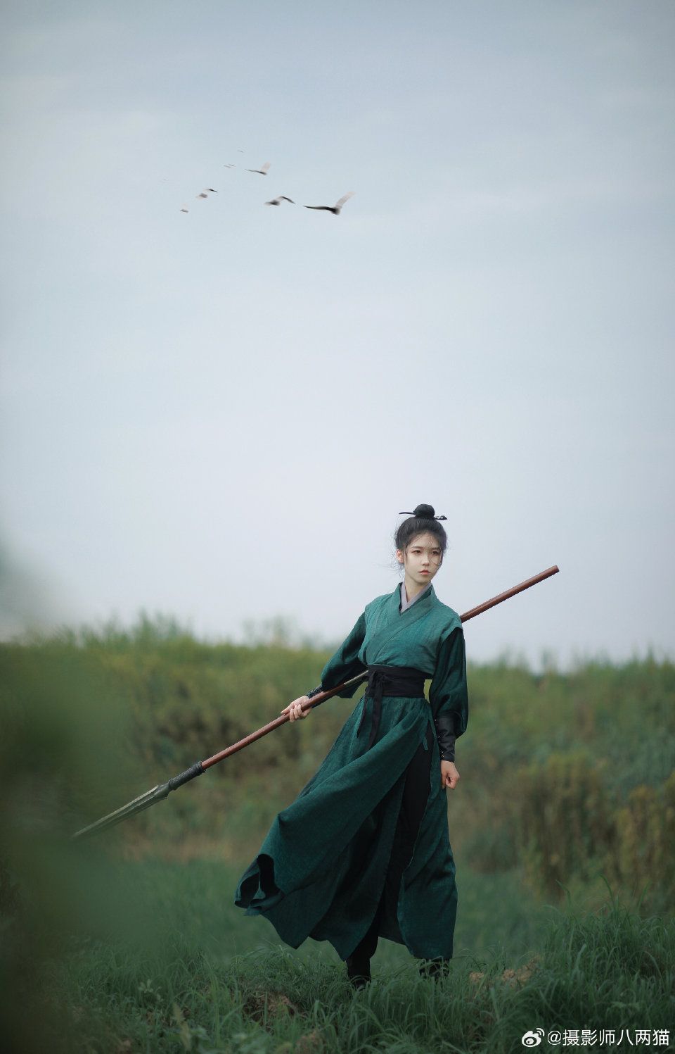Traditional Chinese Tang-Style Blouse for Women in Summer Traditional Chinese Tang-Style Blouse for Women in Summer