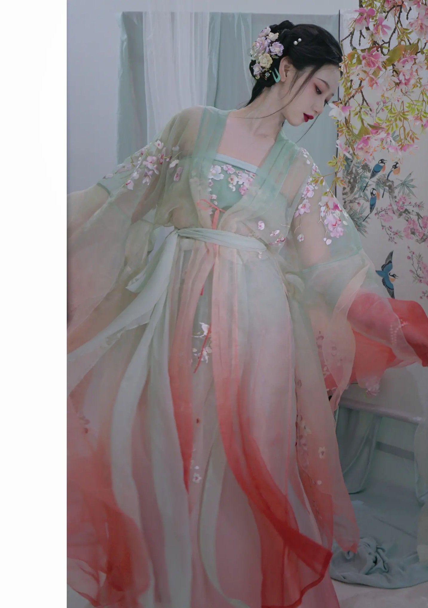 Starlight Dreams:The Journey of Original Hanfu Fashion