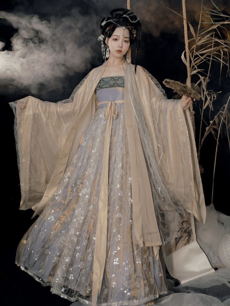 Encountering the Divine Deer:A Journey into the World of Yao Ethnic Hanfu Headwear